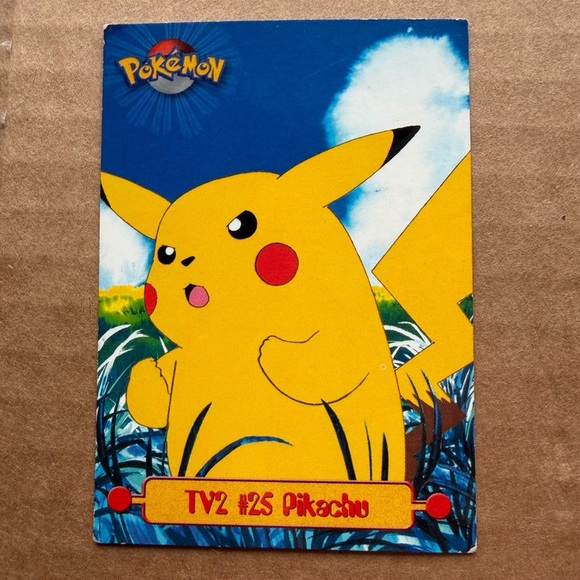 Topps Pikachu #25 Card - Picture 1 of 2